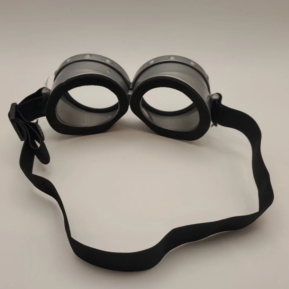 Minions Cosplay Set - Yellow Beanie Hat, Black Gloves and Goggles, Suspender